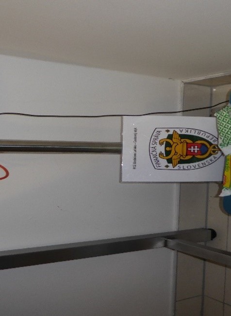 FOTO: Na letisku zaistili viac ako 80 kg nelegálneho mäsa a mliečnych výrobkov 