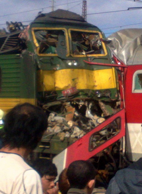 vlak nehoda spisska vlak zniceny ludia