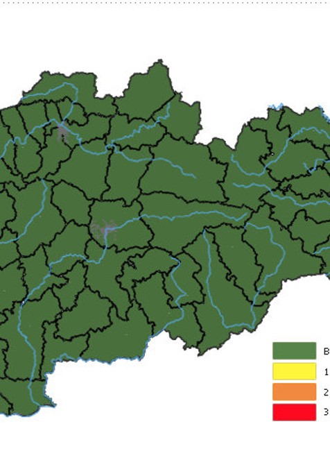 SHMÚ vydalo výstrahy pred dažďom a povodňami 