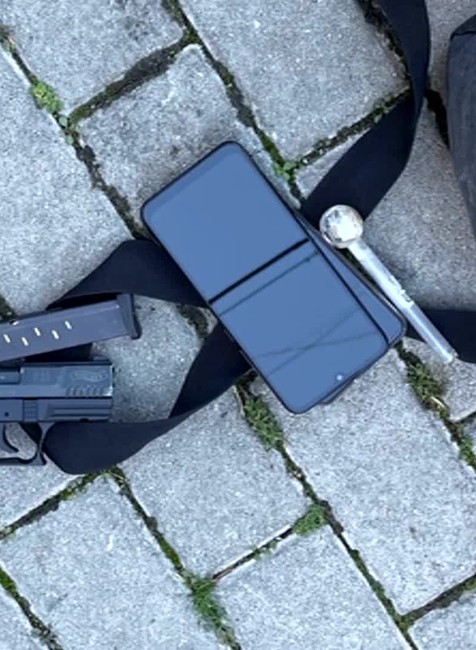 [multi] Ukrýval sa pod autom 8045