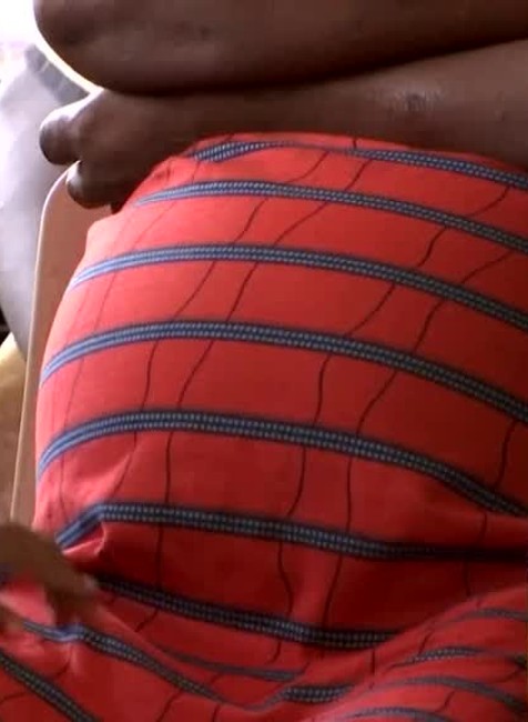 Znásilňovali ich, aby mohli predať ich deti. Polícia zachránila 19 tehotných žien