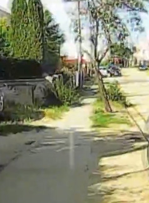 Podgurážený muž v protismere brázdil ulice Nesvád. 