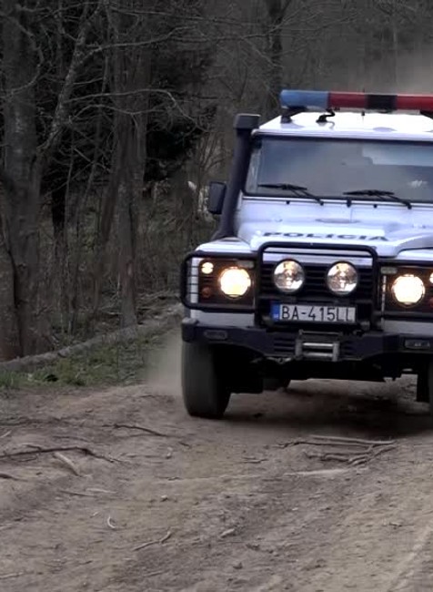 [multi] Dôchodcu našli v lese s niekoľkými strelnými ranami 2562