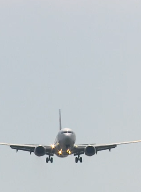 letecky alebo vlakom