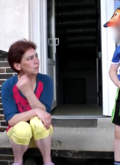 Tyran synovi (4) zakazoval jesť a zbil ho tak, že v nemocnici bojoval o život. 