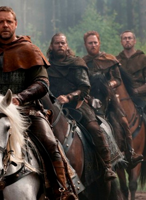 robin hood-russell crowe na konoch s vojakmi