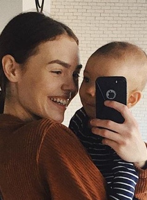 Mary Bartalos a synček Noel