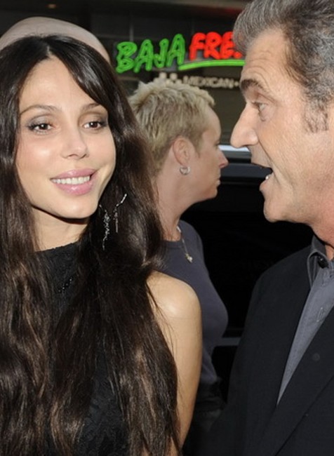 Mel Gibson, profil, Oksana Grigorieva, úsmev, polocelok