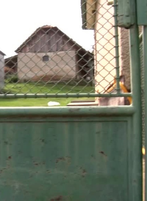 V záhrade našli mŕtveho 62-ročného muža. Na tele mal bodné rany4272