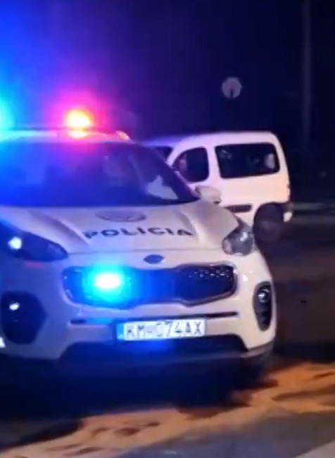 Silný náraz a dvaja zranení. Vodič nedal prednosť v jazde