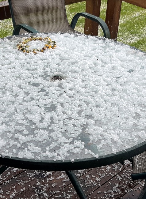 FOTO: Počasie na sever Slovenska prinieslo viac než dážď. Oravice zasiahli krúpy