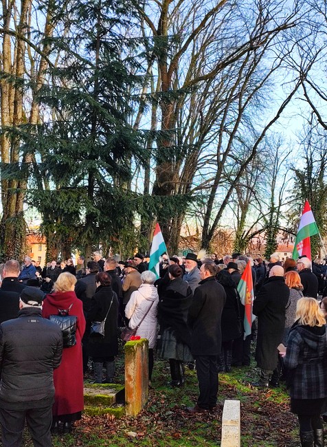 Politika Miklósa Duraya pochovali v rodnom Lučenci