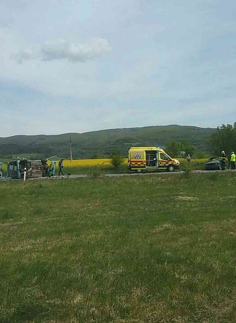 Pri obci Pliešovce došlo k vážnej dopravnej nehode. Na mieste zasahuje aj vrtuľník záchranárov 