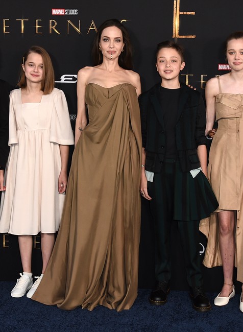 ANGELINA Jolie na premiére filmu Eternals