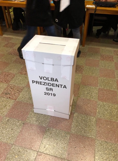 Volebná urna Medzany