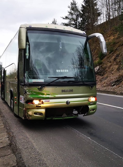 zrážk autobusu s autom