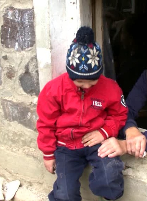 Teplo, voda a rozprávky. Darované Vianoce pripravili deťom s tužkovými baterkami vianočný zázrak