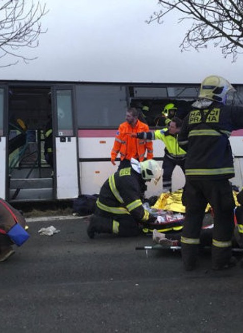 Nehoda autobusu pri Prahe