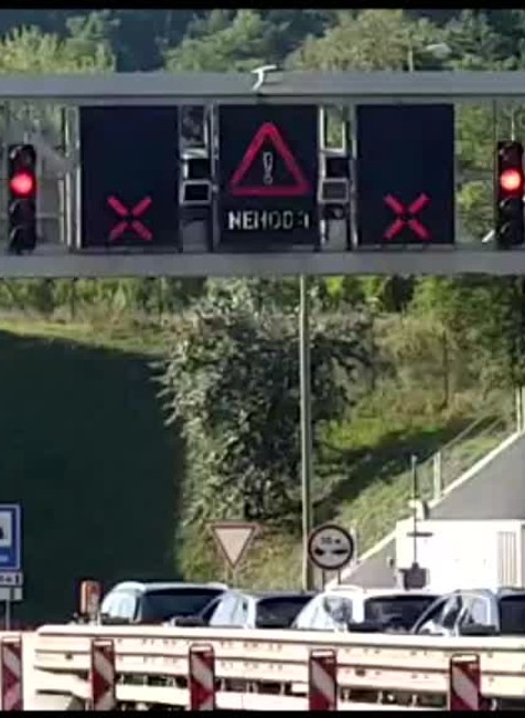 [multi] Nehoda v tunely Sitina 1123