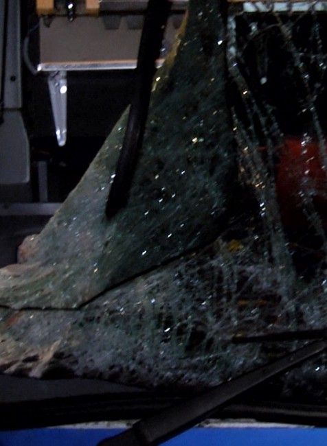 Pri nočnej nehode zomrel chodec. Zrazil ho autobus