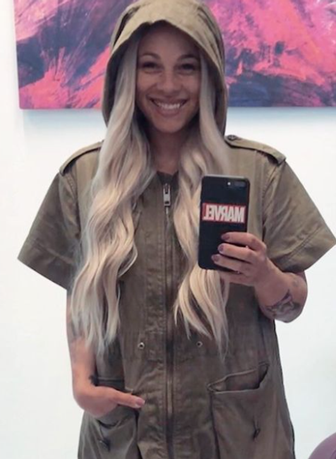 Pre Tinu nie je problém ani výrazná zmena farby