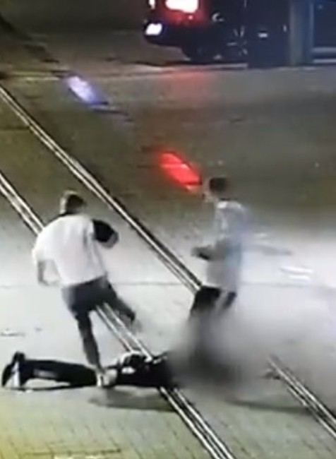 Brutálna bitka na Obchodnej ulici: Muža mal napadnúť len 17-ročný mladík