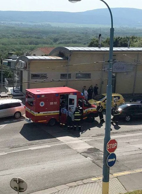 nehoda konečná MHD