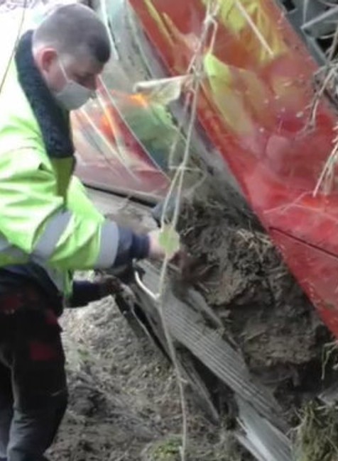 Pri Snine havarovala cisterna s tisíckami litrov mlieka.