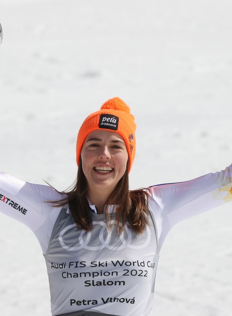 Petra Vlhová s malým glóbusom