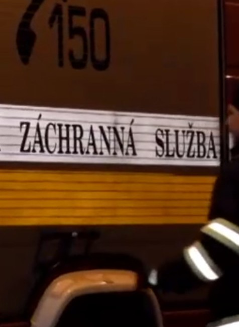 Kuriózna nehoda v Humennom. Po zrážke vodiči zistili, že sú kolegovia