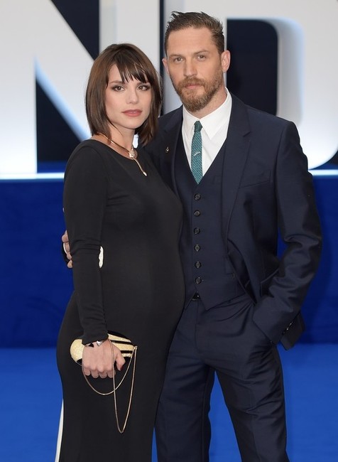 Tom Hardy s tehotnou manželkou