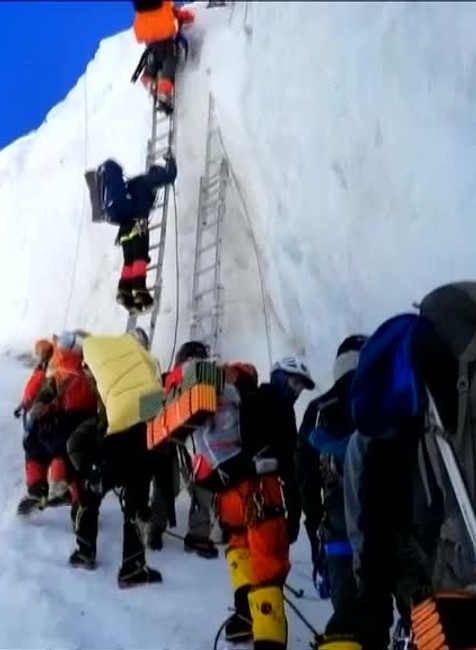 [multi] Mount Everest si vzal ďalší život. Za 10 dní zomrelo už 11 ľudí 1648