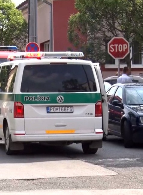 Nehoda pri prešovskej nemocnici. Jednou z áut skončilo v rodinnom dome