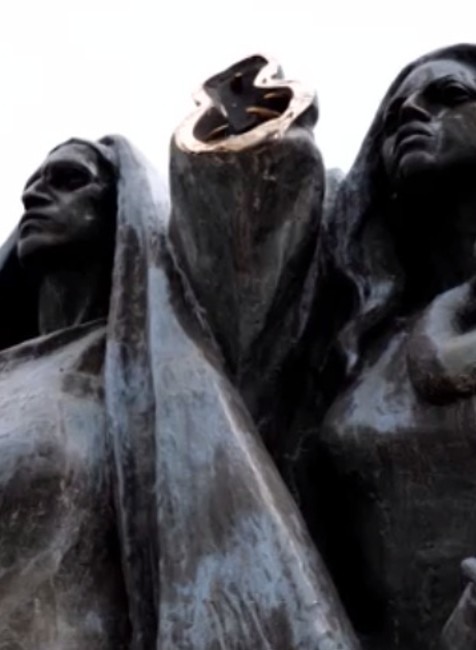 FOTO: Šokujúci vandalizmus pri Žiline. Soche niekto odpílil ruky