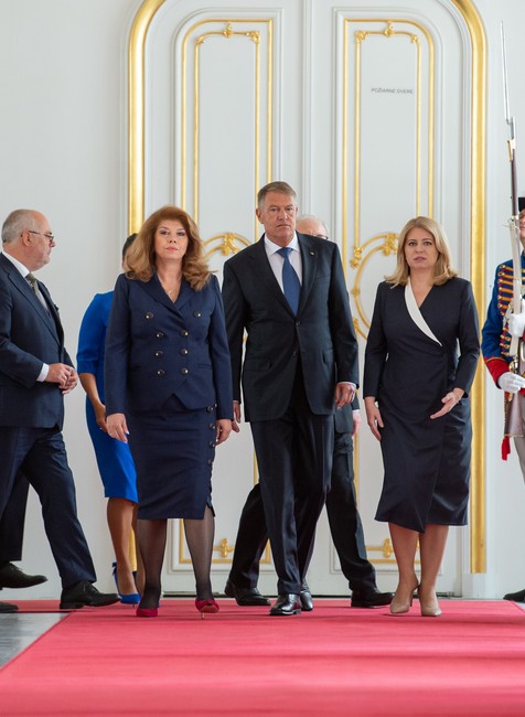 Slovensko politika summit samit B9 lídri NATO Bratislava (4)