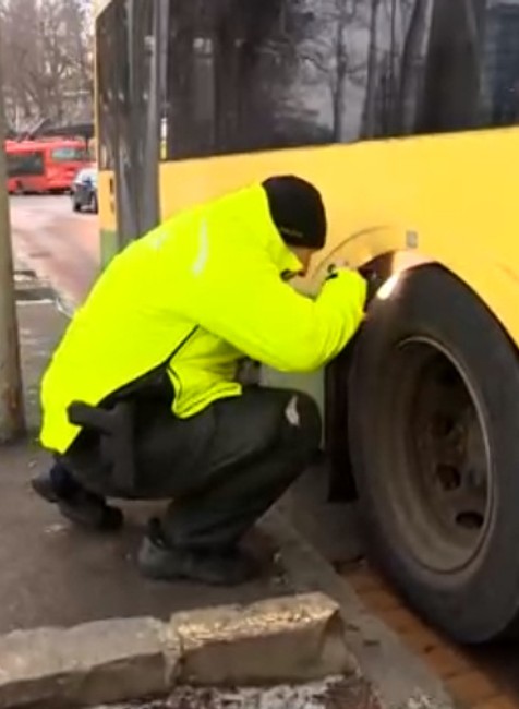 Policajti kontrolovali autobusy MHD v Bratislave
