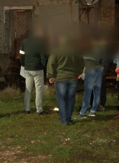 Otec hodil o zem dvojročného syna. Utrpel vážne zranenia hlavy6262