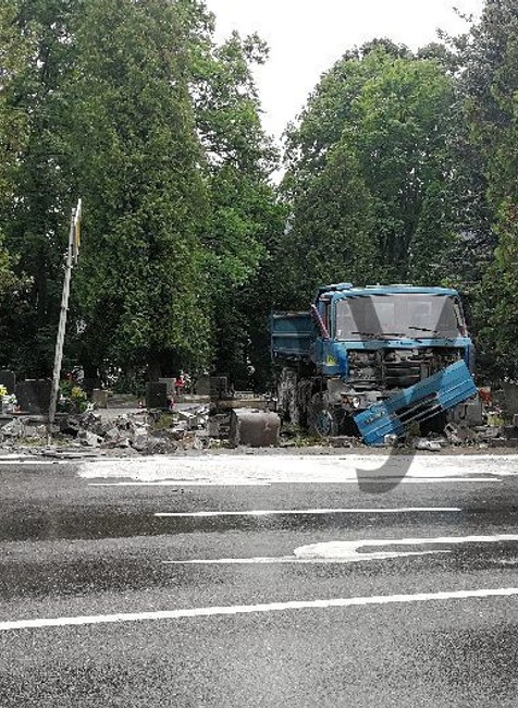 Liptovský Hrádok nehoda Tatrovka cintorín 1