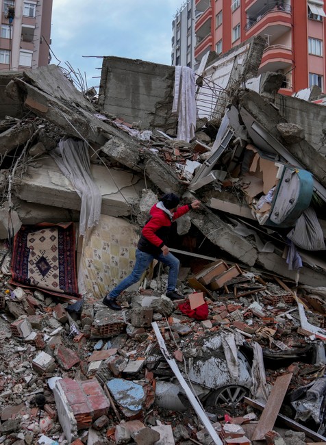APTOPIX_Turkey_Earthquake_45482-5bd0710842834774b9d0e38e8a32dcbb