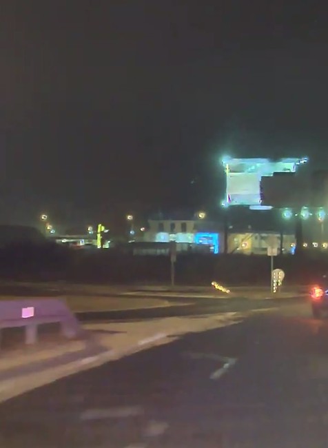 Vodič nereagoval ani na varovné výstrely policajtov. Zastavila ho až priekopa