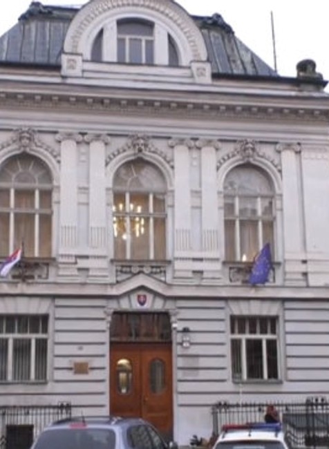 Let stíhačkou ako úplatok.