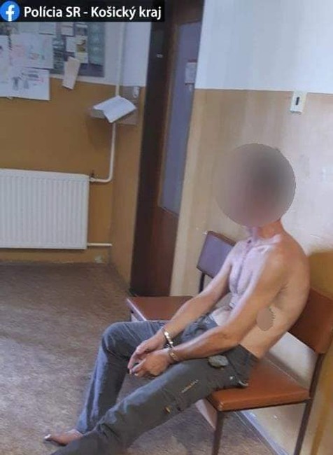 Polícia ráno zasahovala v Košiciach. Peter sa na ulici vyhrážal trom mužom, že im ublíži