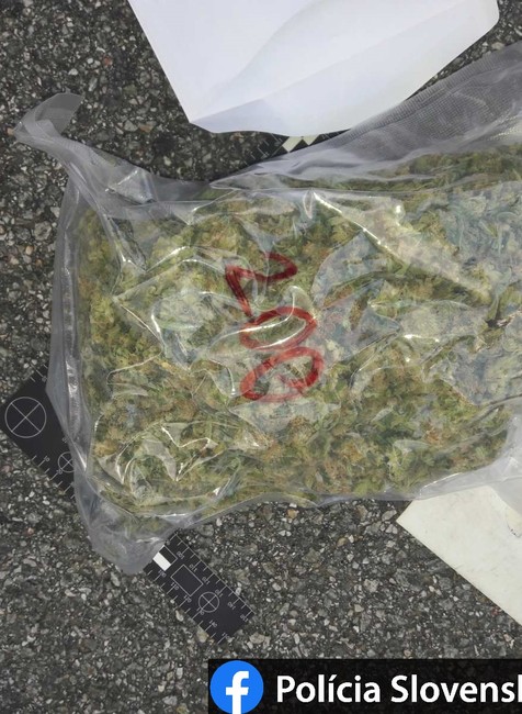 NAKA zadržala dvoch podozrivých dílerov