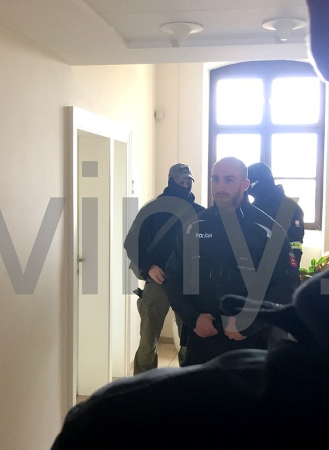 Polícia Stanislav Mizík zásah kancelária NR SR 6