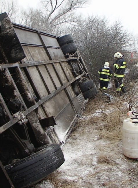 autobus prevrátený Žiar nad Hronom