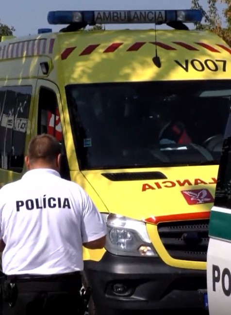 záchranné zložky zasahovali pri nehode mladej vodičky 