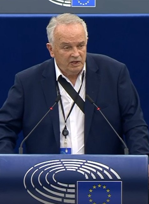 Radačovský vypustil holubicu mieru (9)