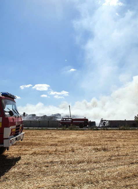 Zlaté Klasy požiar pneumatiky skládka 1