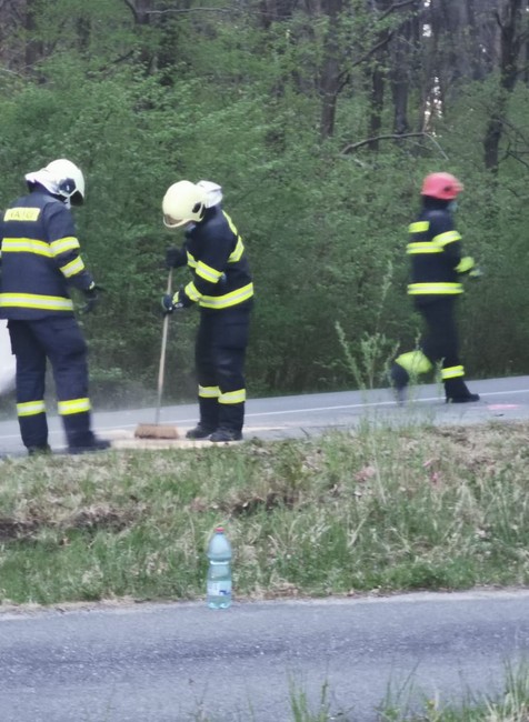Dopravná nehoda na Záhorí. Zasahovať musel aj záchranársky vrtuľník
