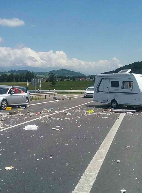 Vážna dopravná nehoda pri Ivachnovej 